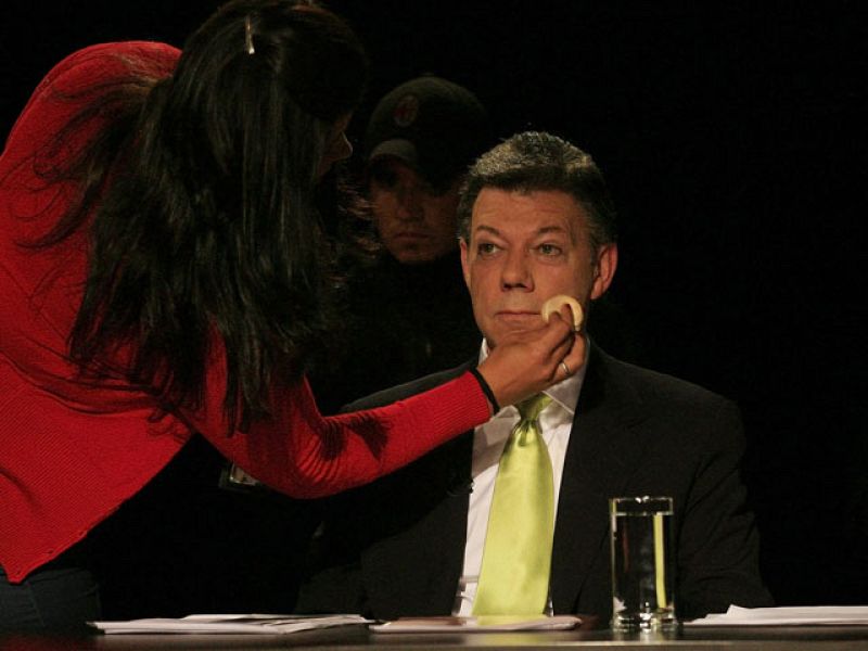 Los sondeos otorgan la victoria a Santos