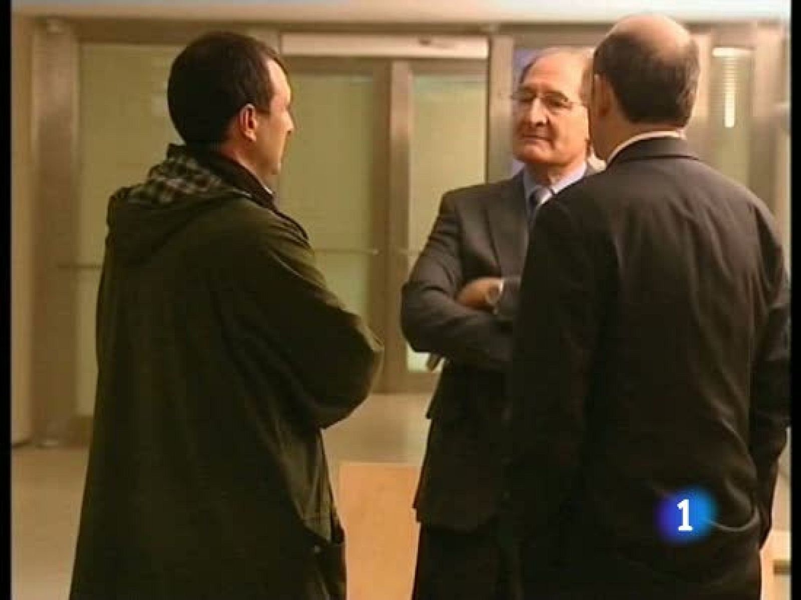 Brian Currin ha sido capaz de reunir en una misma sala a militantes de Batasuna, socialistas, nacionalistas y familiares de presos | Ver