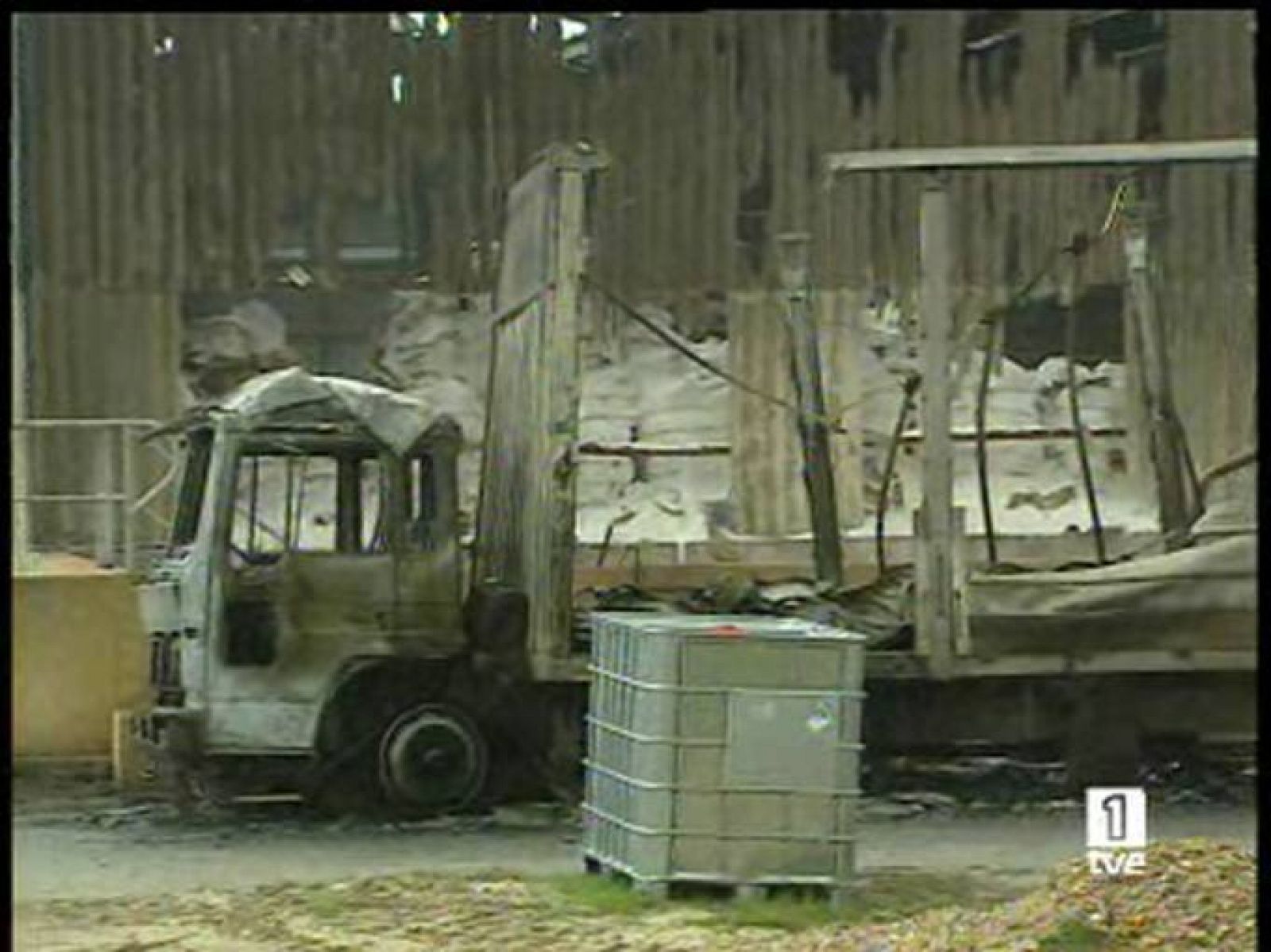 El accidente más grave ha ocurrido en Tenerife, en el polígono industrial de Güímar. Dos trabajadores han fallecido al caer por un hueco de unos cuatro metros de profundidad.