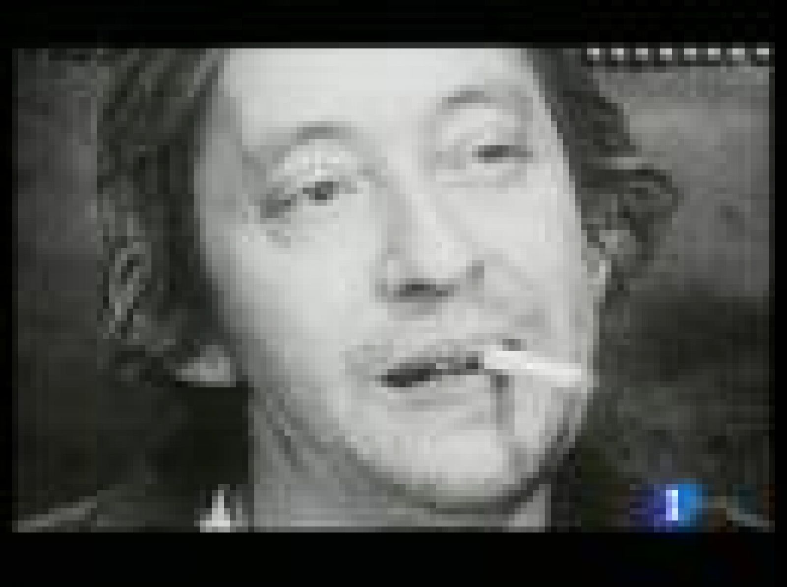 Provocador, rebelde, acomplejado. Serge Gainsbourg sigue siendo uno de los cantantes más respetados de su país, Francia. Muchos son los que han intentado recrear su vida, pero de momento sólo uno ha conseguido llevarla a la pantalla con el consentimiento de su familia: el director Joan Sfar, que ha presentado su visión de Gainsbourg en Madrid.