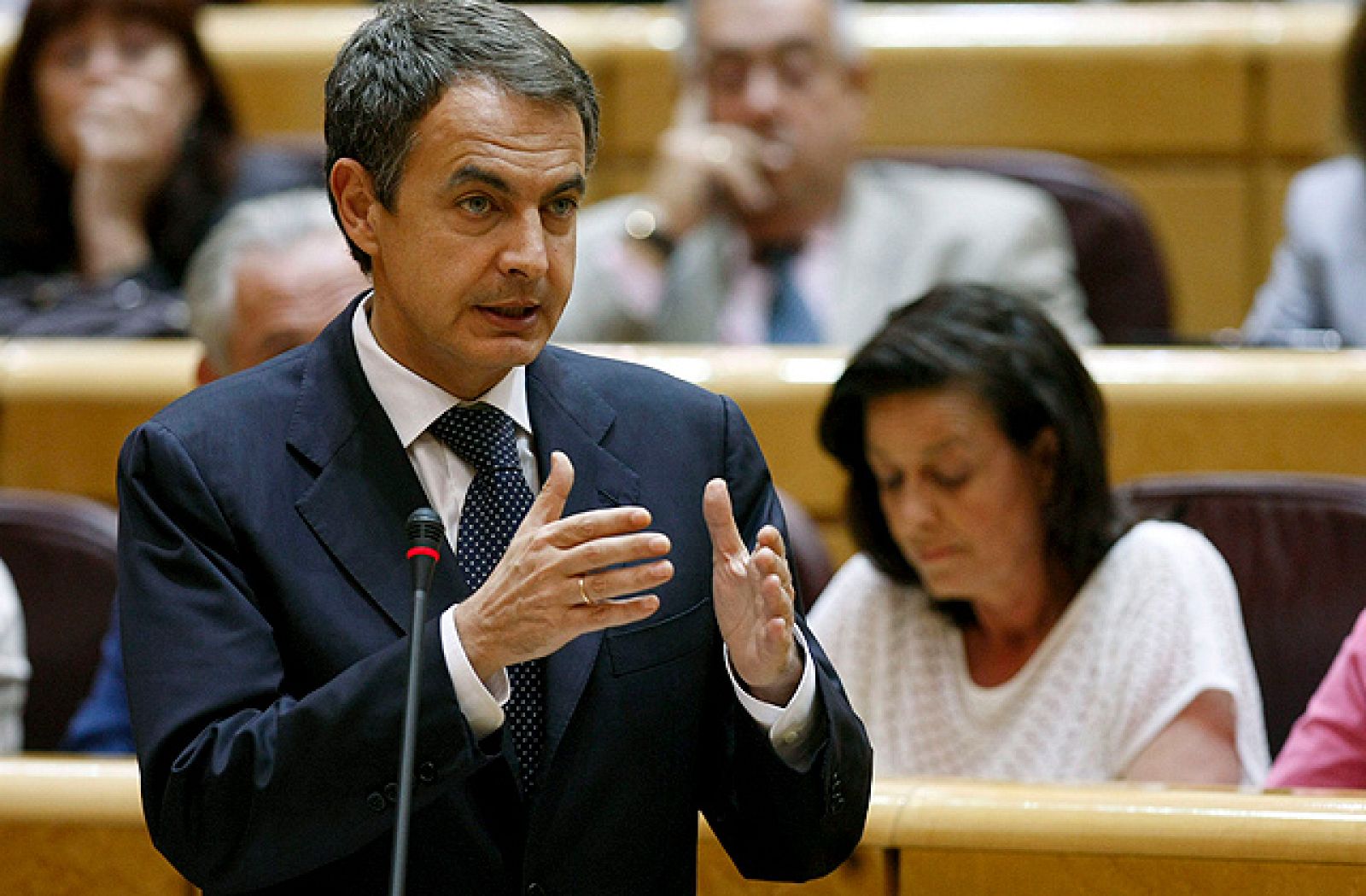 El PP a Zapatero: "Haga los tests de estrés al Gobierno y a su partido" | Ver