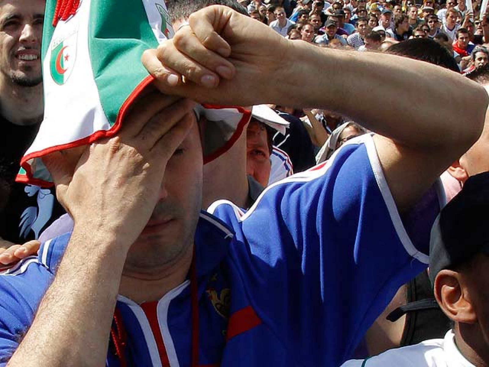Francia, de duelo futbolístico