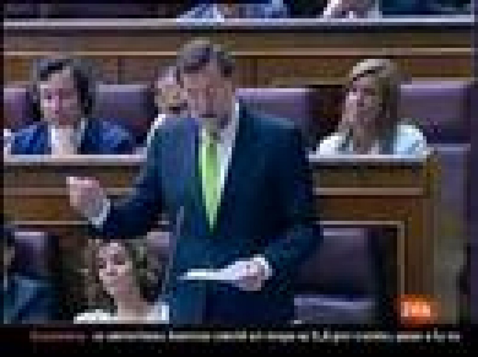 Zapatero y Rajoy se enzarzan por las reformas económicas | Ver