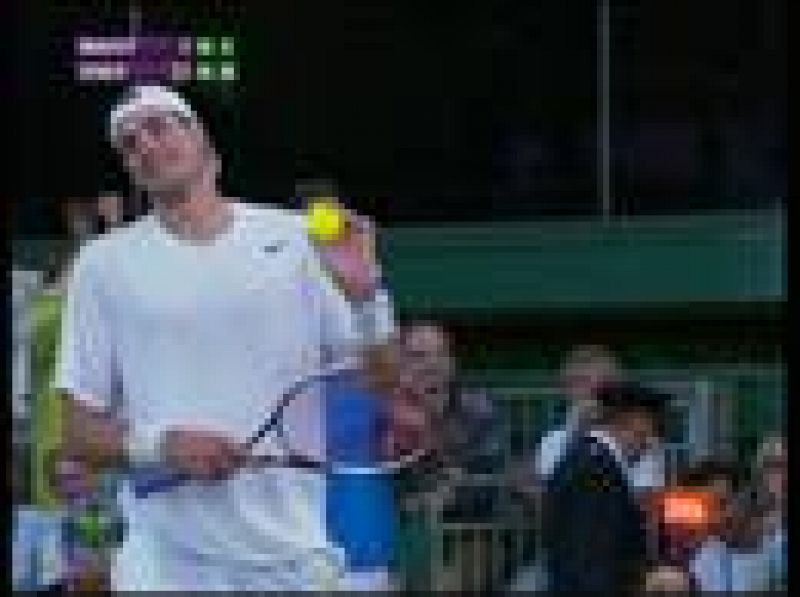 El francés Nicolas Mahut y el estadounidense John Isner llevan dos días y casi diez horas para resolver un partido de primera ronda en Wimbledon. Van 4-6, 6-3, 7-6(7), 6-7(5) y 59-59 y ya han batido todos los récords en un partido de tenis.