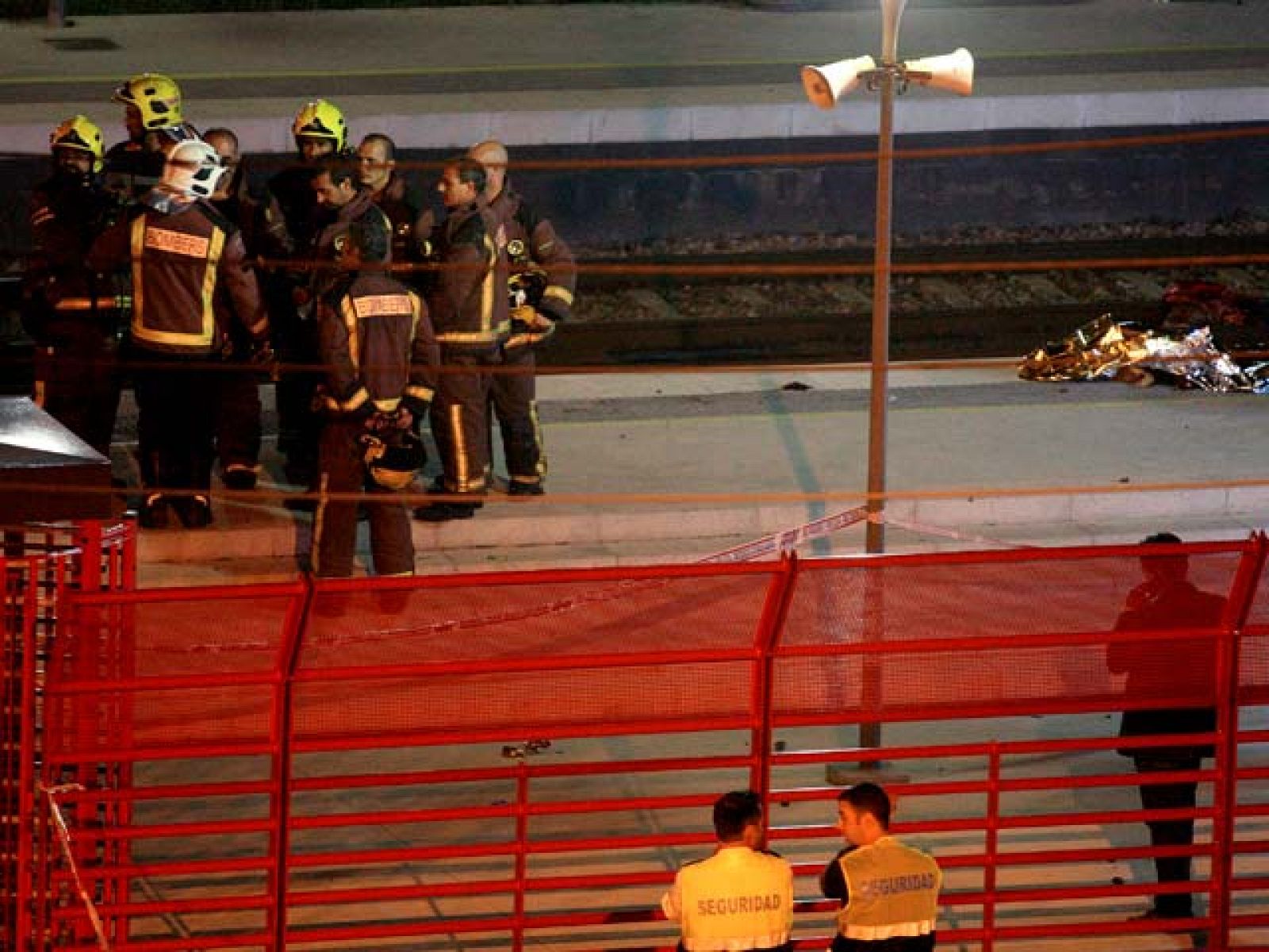 Doce personas mueren arrolladas por un tren Alaris en la estación Platja de Castelldefels | Ver