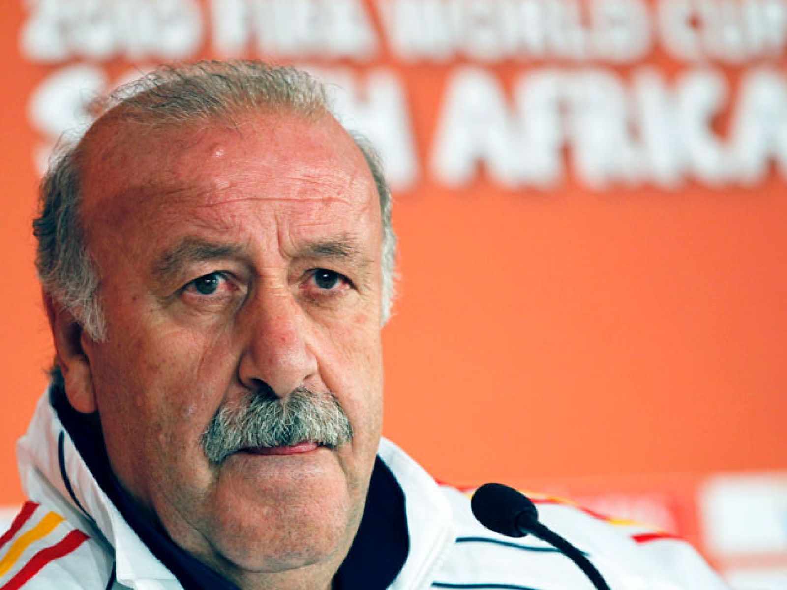 El seleccionador español Vicente del Bosque aseguró que todo el equipo ha sabido admitir la derrota ante Suiza y se han sobrepuesto a ella, porque es un rupo muy humilde.