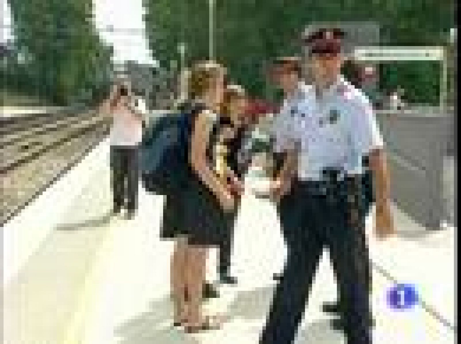 La estación de Castelldefels vive su primer fin de semana tras el accidente | Ver