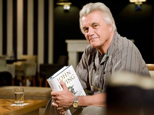 Página Dos - John Irving y Nieves Álvarez