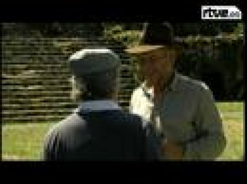 Harrison Ford en el set de Indiana