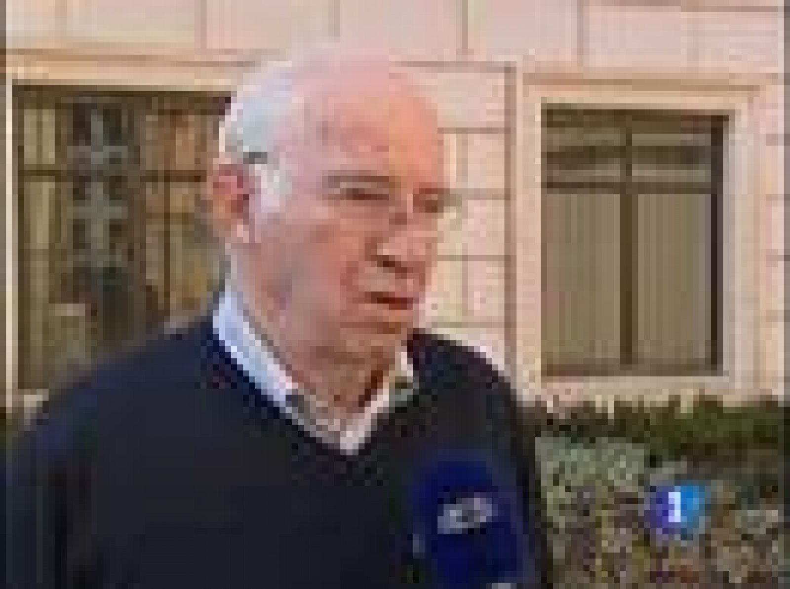 El ex seleccionador español, Luis Aragonés, ha declarado que no es optimista de cara al partido contra Portugal, porque cree que es una buena selección y que si le quita el balón a España podrá ganar sin muchos problemas.