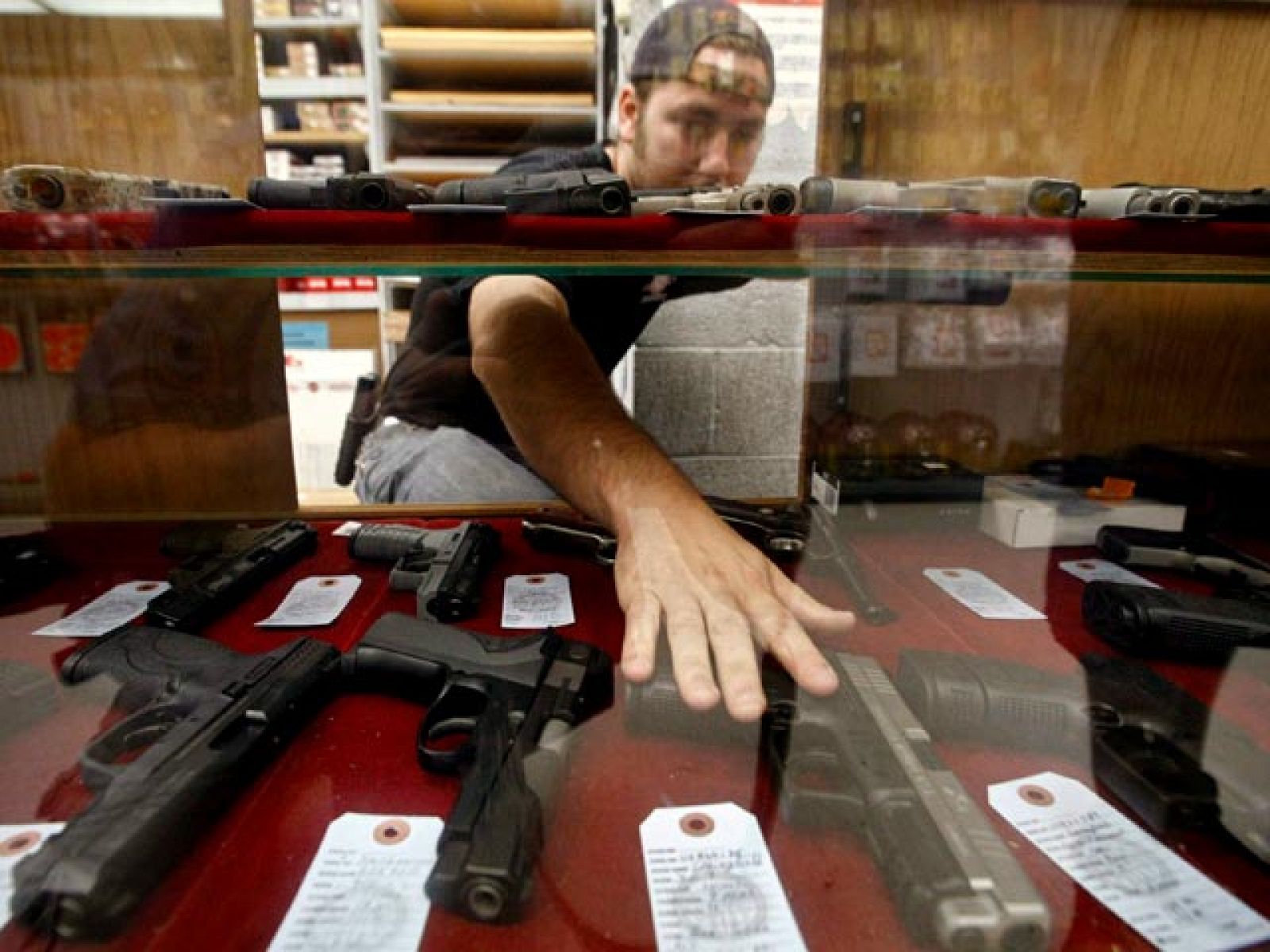 Ha rechazado que las autoridades puedan restringirlo. La sentencia aviva la polémica entre los defensores de las armas y los partidarios de limitar su posesión.