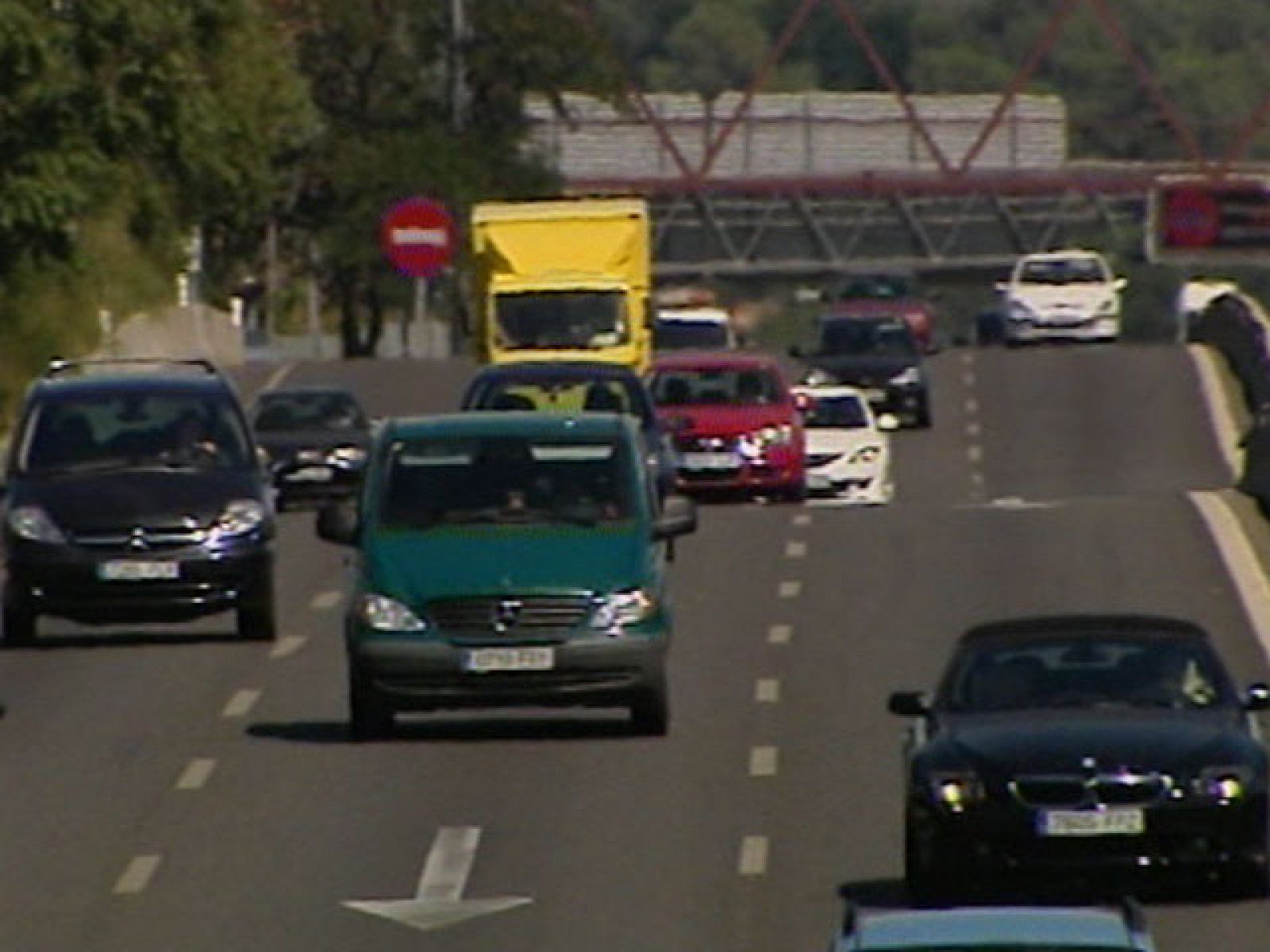 Tráfico calcula que se van a realizar unos 86 millones de viajes. Para evitar accidentes, la DGT ha lanzado una nueva campaña de concienciación en la que se refleja el sufrimiento que sienten quienes pierden a un familiar o un amigo en la carretera. 