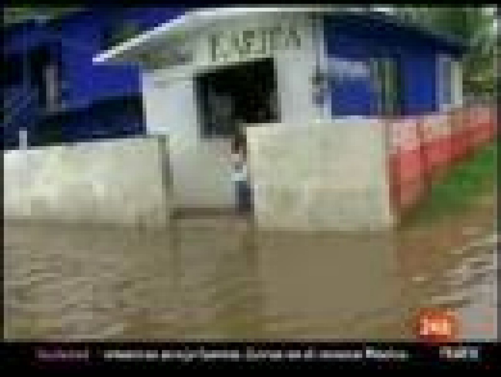 En el estado de Tamaulipas han sido evacuadas 17.500 personas. Europa tampoco se libra de las lluvias. En Rumanía han muerto 19 personas en lo que va de semana a causa de las inundaciones.