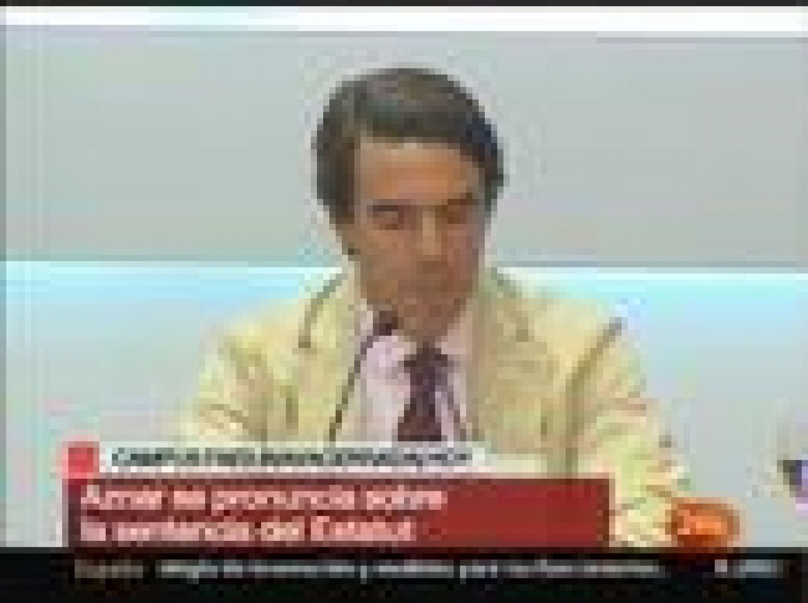 El presidente de la Fundación FAES, José María Aznar, ha acusado a José Luis Rodríguez Zapatero de haber llevado a España "al borde de una profunda sima jurídica y política" con el Estatuto de Cataluña, en un intento de "modificar la Constitución por la puerta de atrás". 