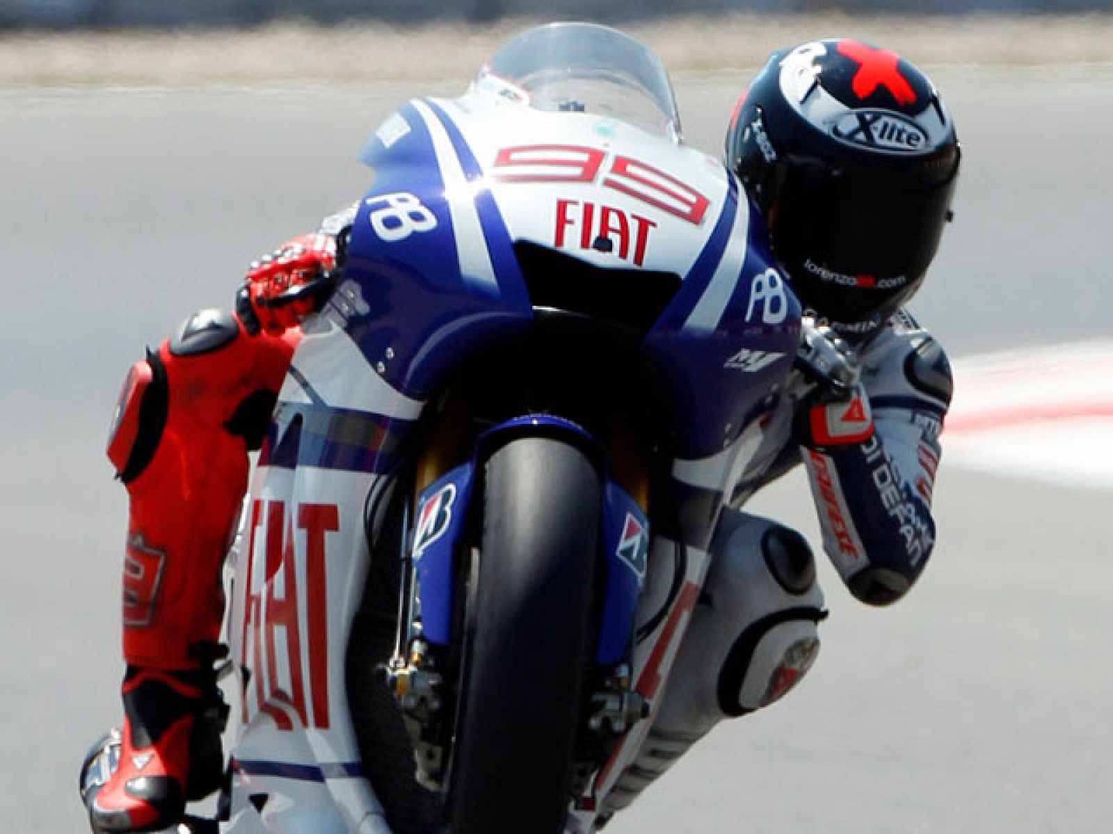 Jorge Lorenzo se impuso con la mejor marca en los primeros libres del GP de Catalunya.