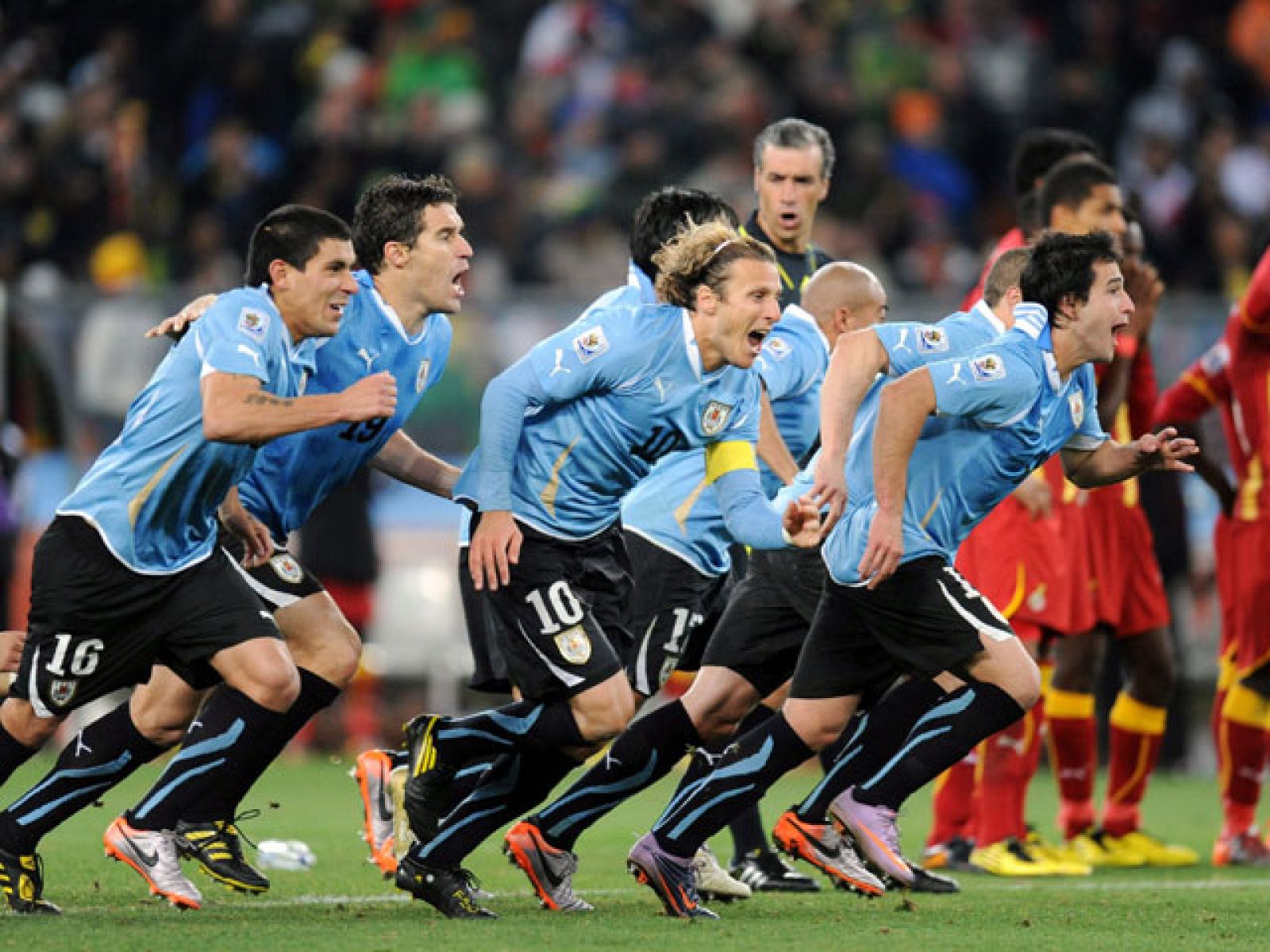 Uruguay ha empatado a uno ante Ghana y consiguió meterse en las semifinales del Mundial en la tanda de penaltis.