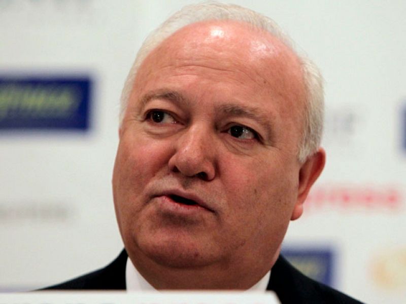  Moratinos apunta la supresión de embajadas en la reestructuración "profunda" del Ministerio