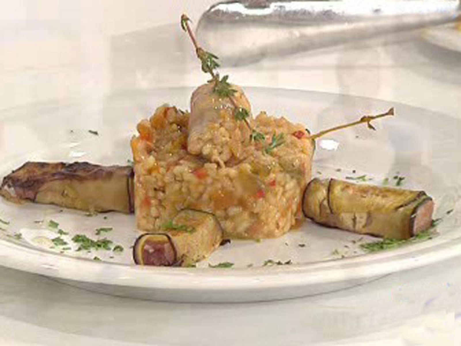 Saber cocinar - Arroz con pollo y conejo - RTVE Cocina | Ver