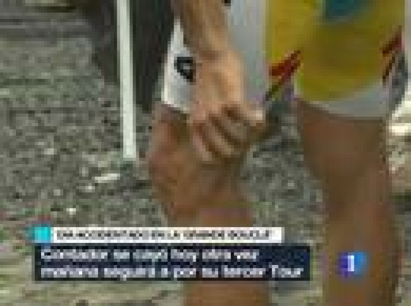 Otra jornada más, el Tour de Francia ha estado protagonizado por las múltiples caídas de corredores y Alberto Contador, dos veces ganador de la ronda gala, ha vuelto a caerse, pero sin graves consecuencias para él.