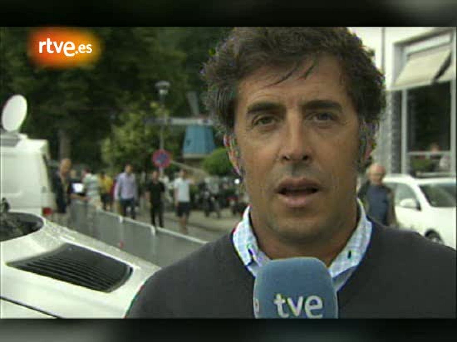 Pedro Delgado y Carlos de Andrés hacen un repaso a la polémica que se ha armado en el Tour de Francia por el parón que llevó a cabo el pelotón para esperar a los caídos.