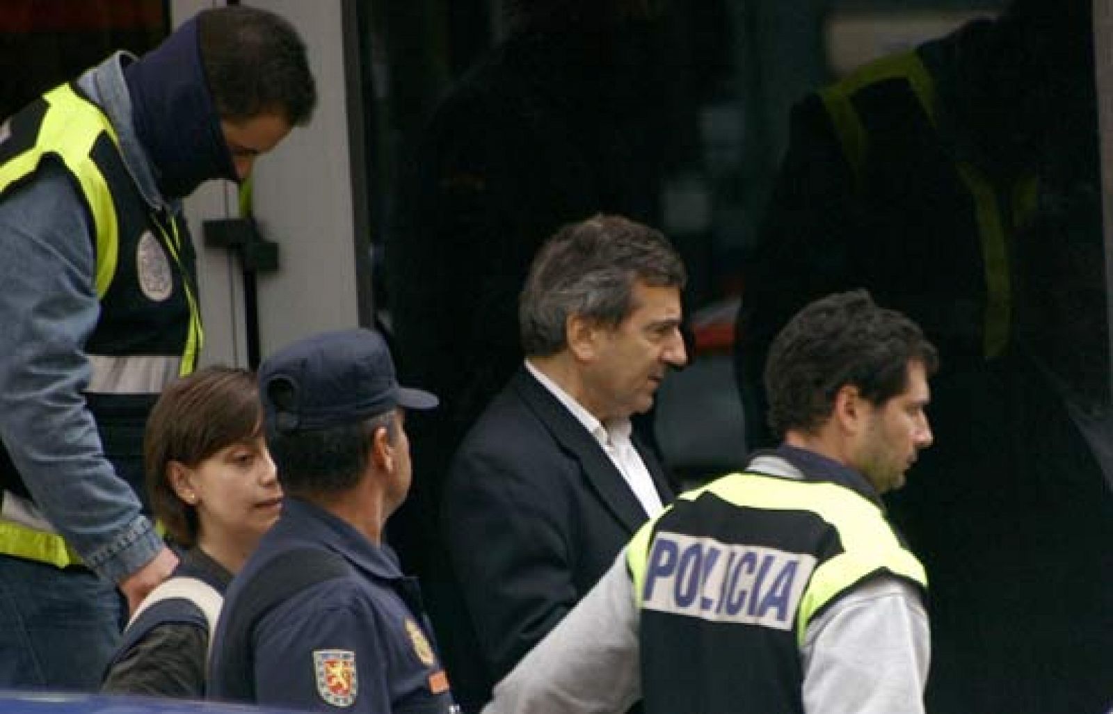 Comando Actualidad investiga la situación vivida en Coslada bajo la presunta trama de corrupción policial (17/05/08).