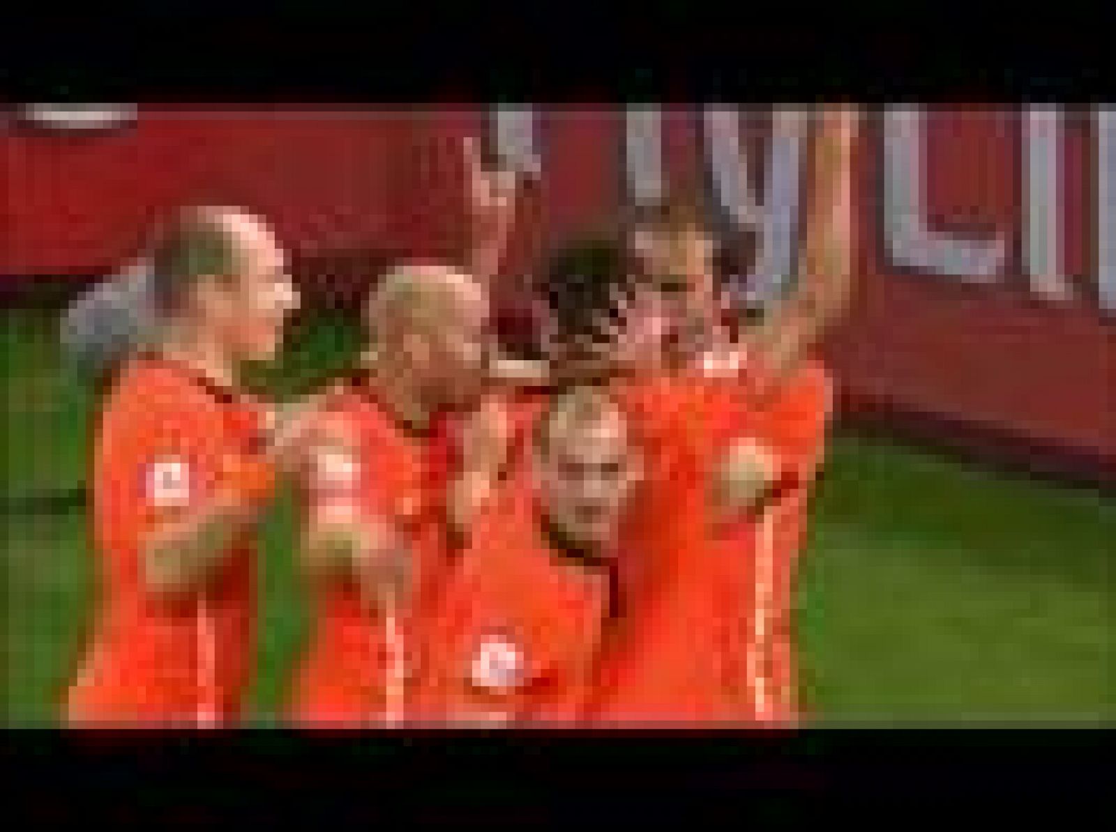 Holanda regresa a una final de Mundial tras imponerse por 2-3 a Uruguay en un resultado que no se corresponde con lo sucedidio en el estadio Green Point de Ciudad del Cabo.