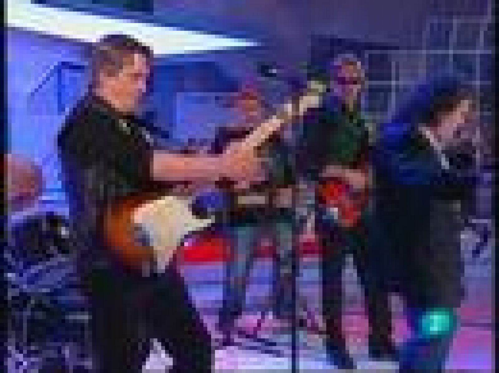 Actuación musical: Los salvajes