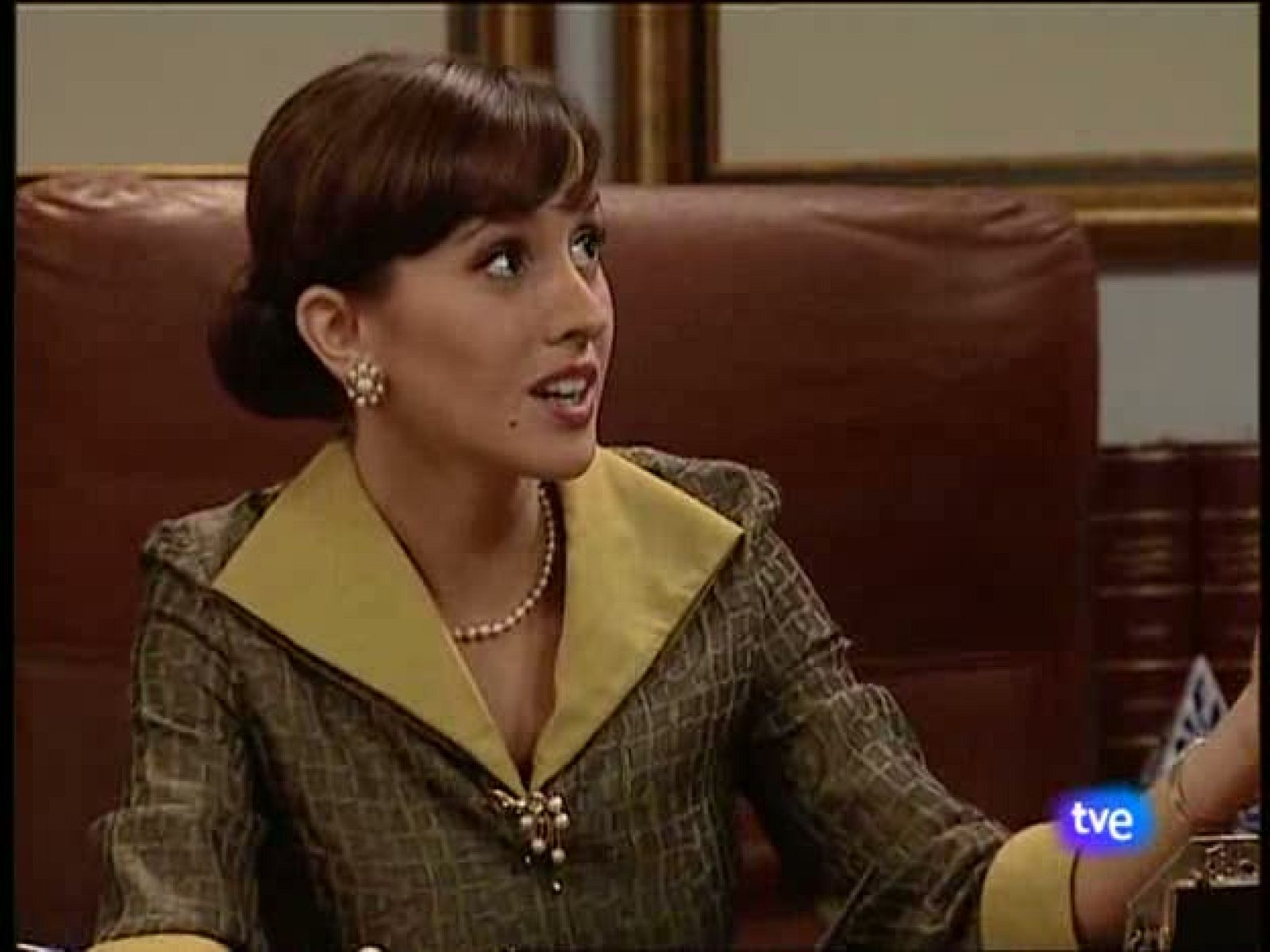 Amar en tiempos revueltos - Cap. 216