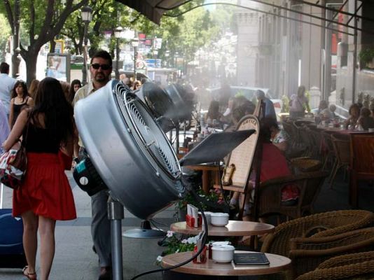 Media España en alerta por calor