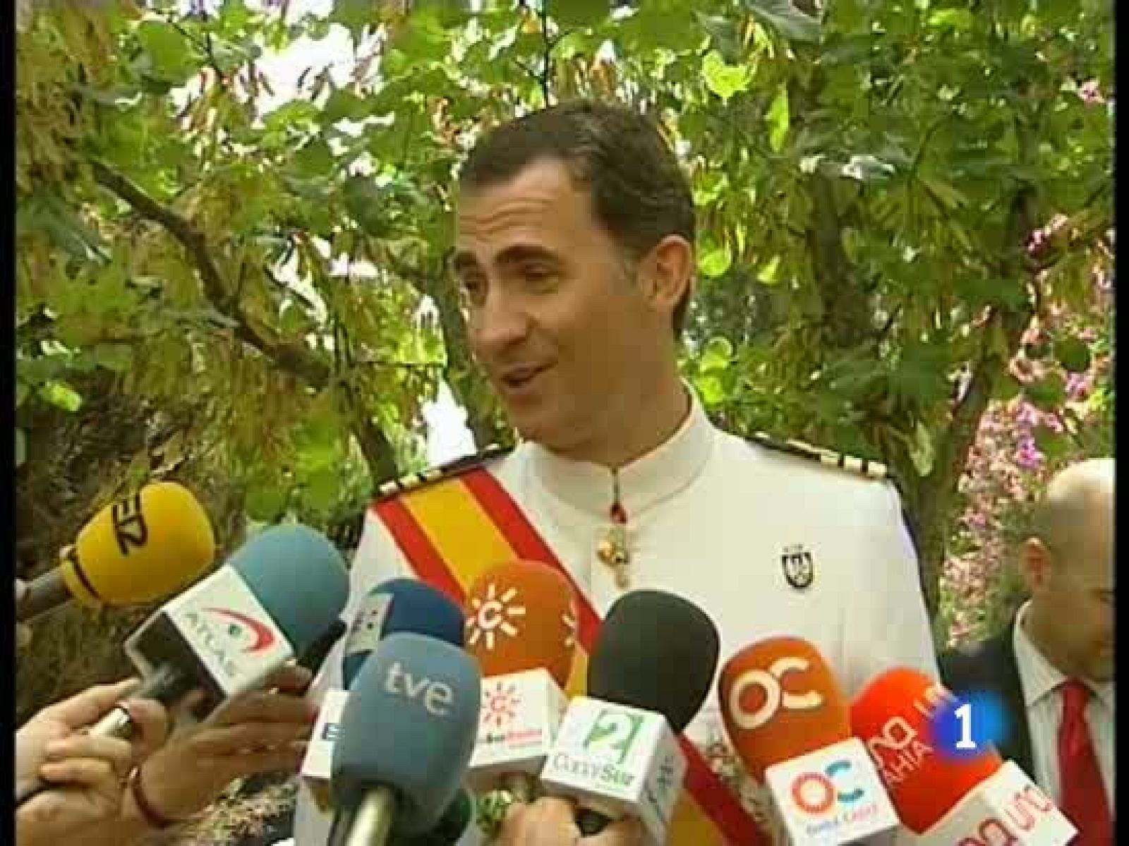 El Príncipe y los políticos, entusiasmados con la 'Roja' | Ver