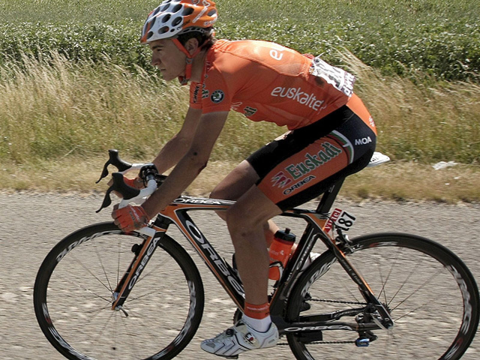 El ciclista de Euskaltel Amets Txurruka se ha visto obligado a abandonar el Tour de Francia después de sufrir una caída en la cuarta etapa de la ronda gala.