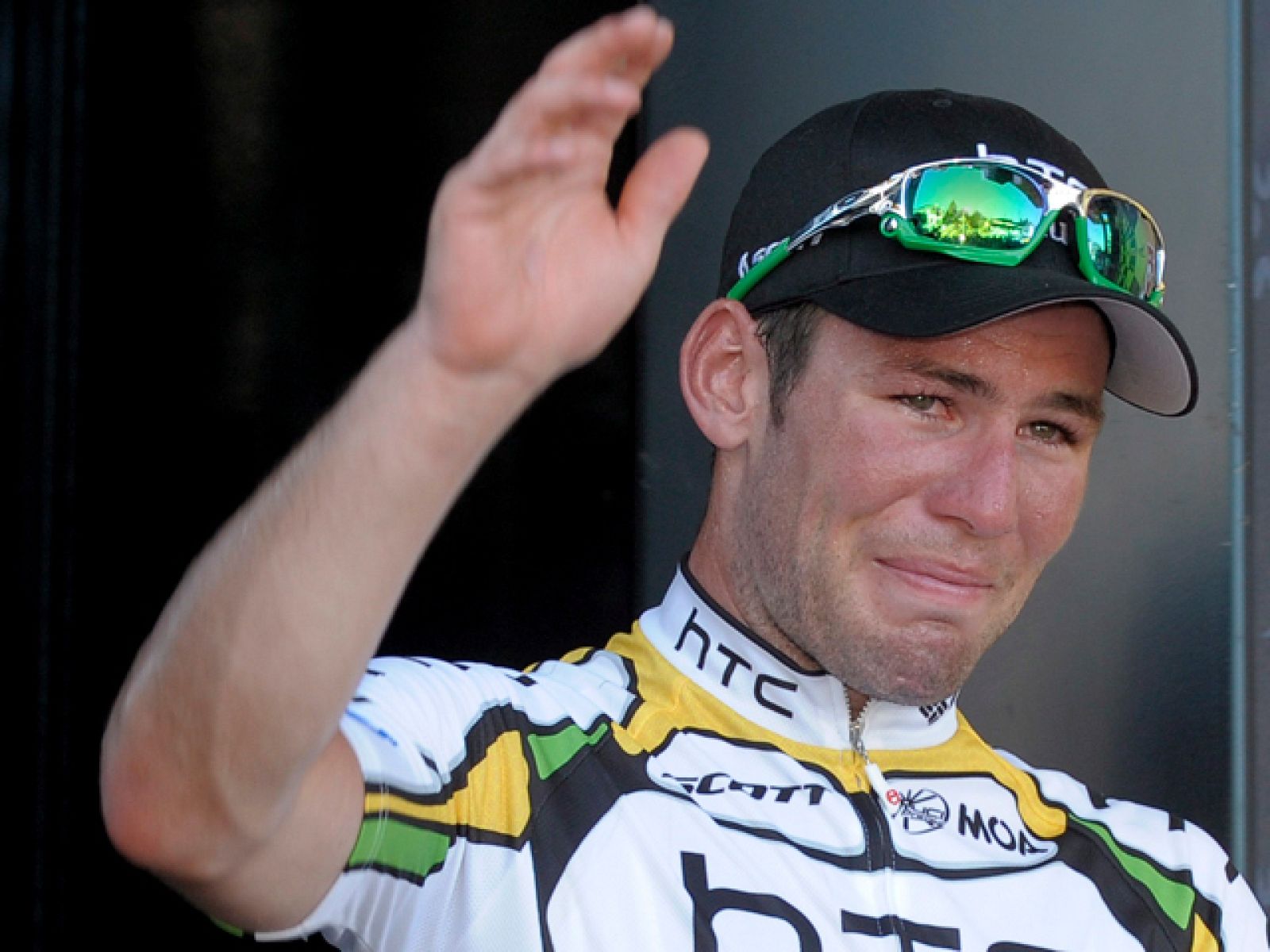 Cavendish ha conseguido, por fin, su primera victoria de etapa en el Tour de Francia 2010. El británico del HTC Columbia se ha impuesto en una rapidísima llegada a Montargis, en la que Óscar Freire se quedó atrapado en la cabeza del grupo y no pudo disputar la llegada, pero sí José Joaquín Rojas, que acabó cuarto. 