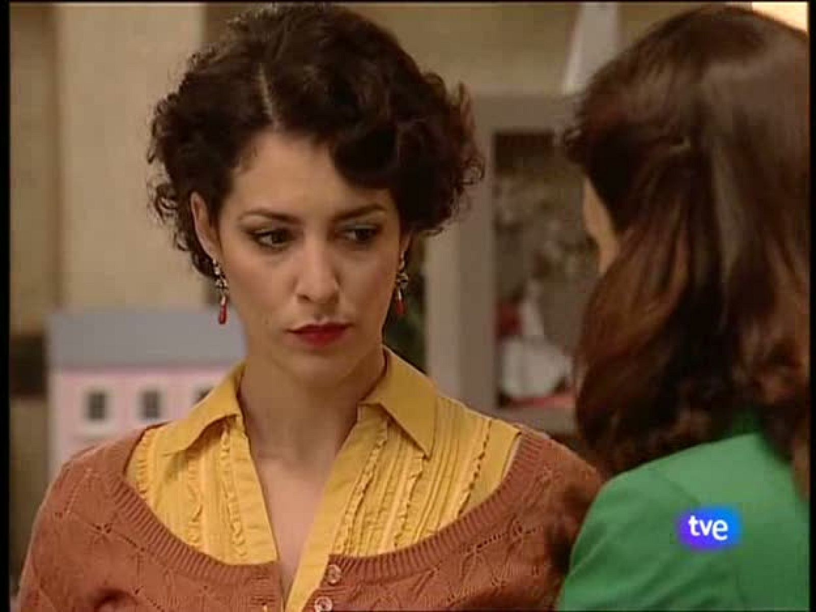 Amar en tiempos revueltos - Cap. 218