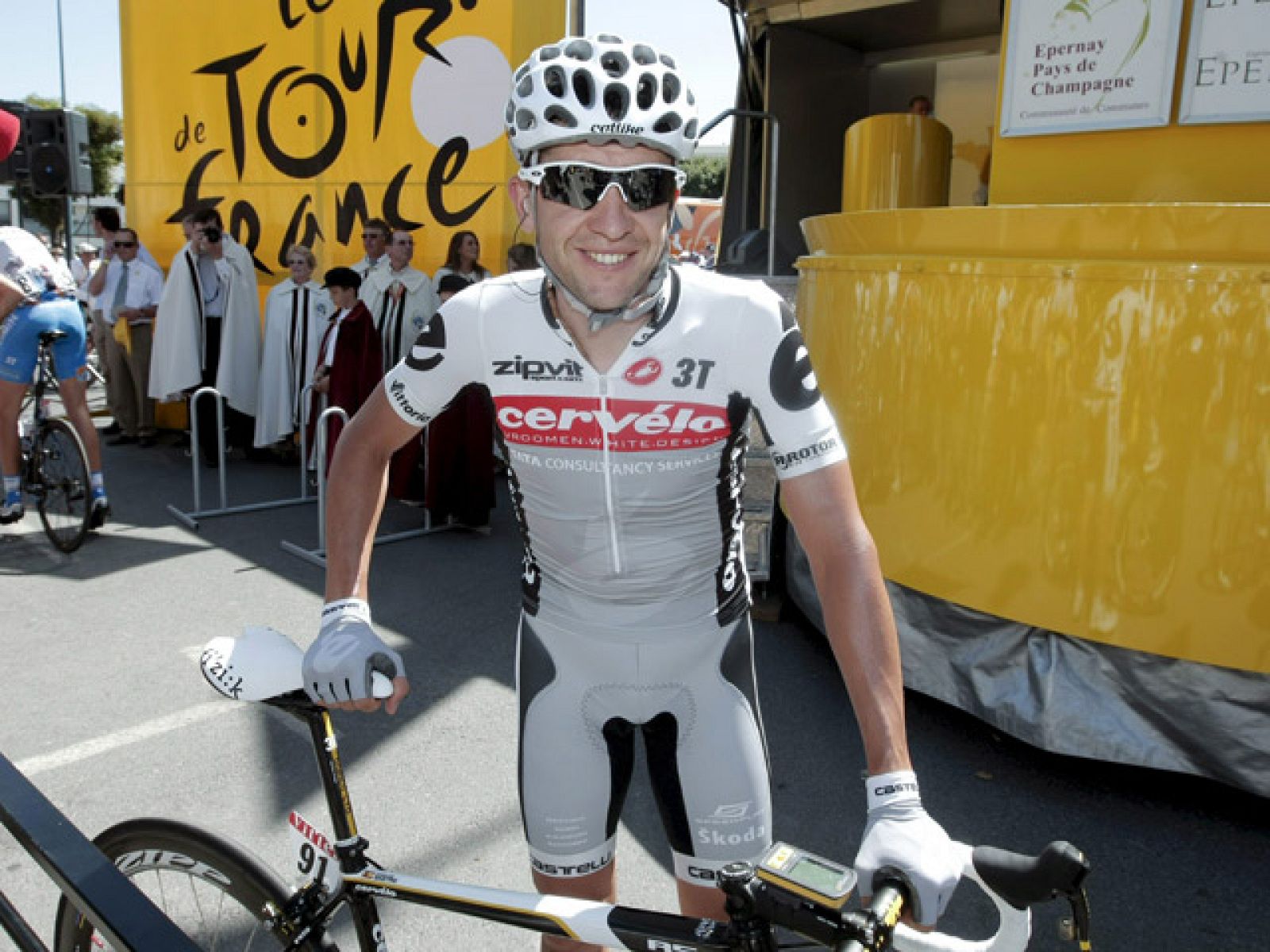 Sastre: "Estoy disfrutando de la carrera más que nunca" | Ver