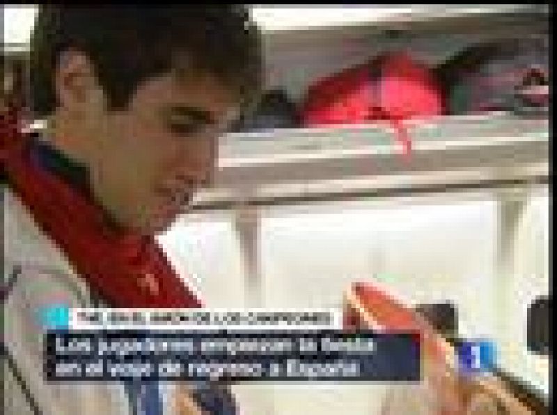  TVE se ha colado en el Airbus 330/600 de Iberia para ser testigo de la celebración de la selección.