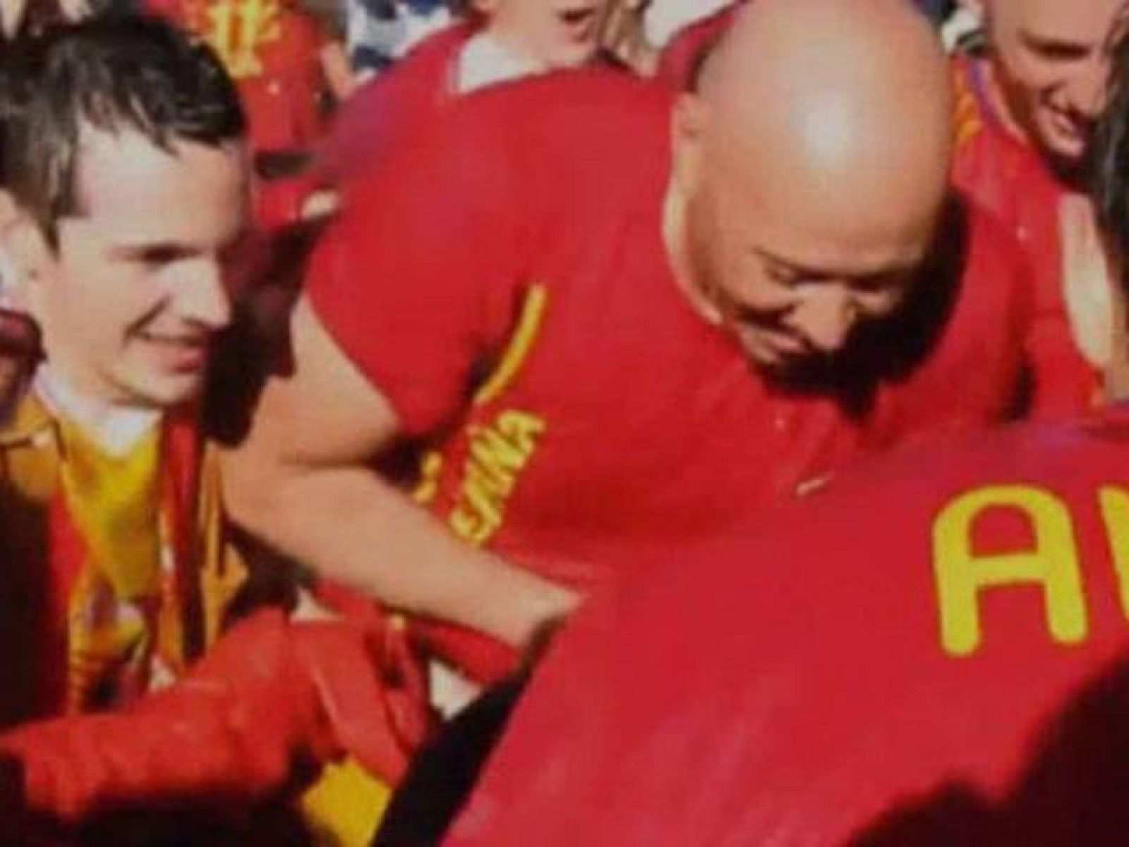 En Washington, decenas de españoles se han echado a las calles para celebrar la victoria española en Sudáfrica.