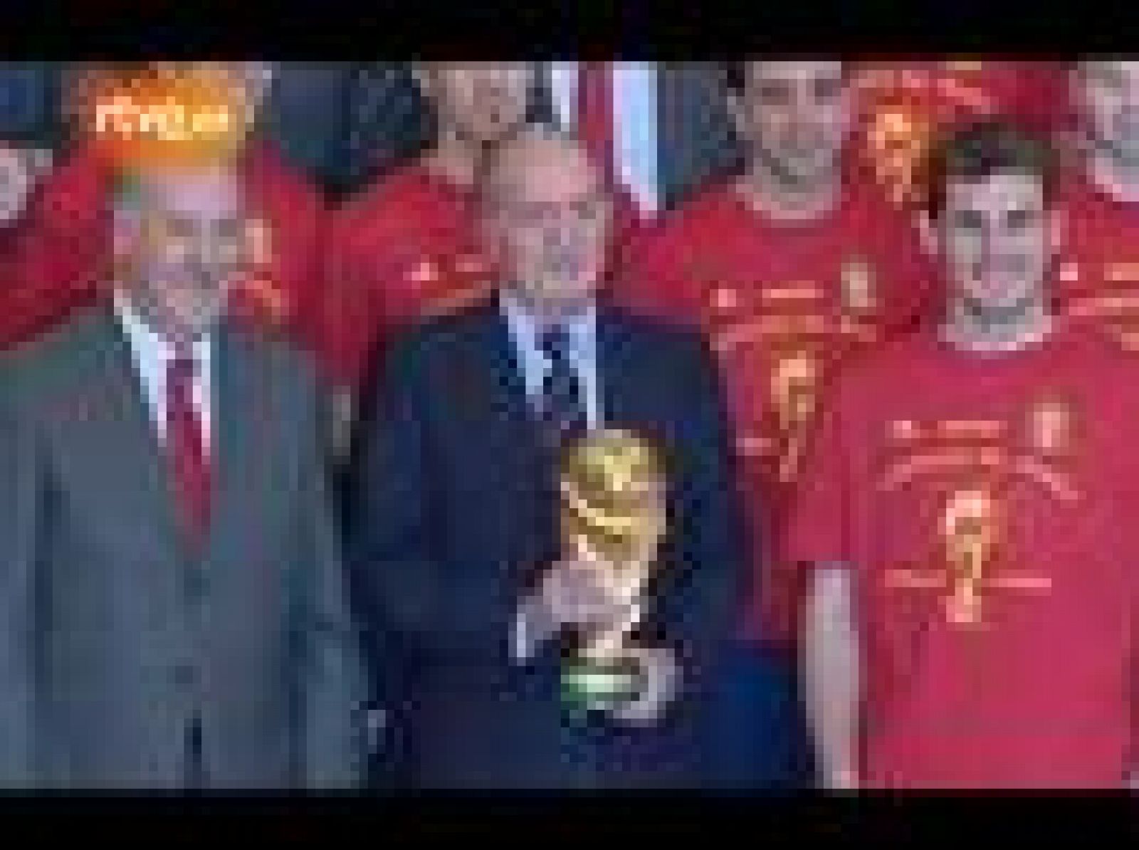 Don Juan Carlos: 'Sois ejemplo de deportividad y nobleza' | Ver