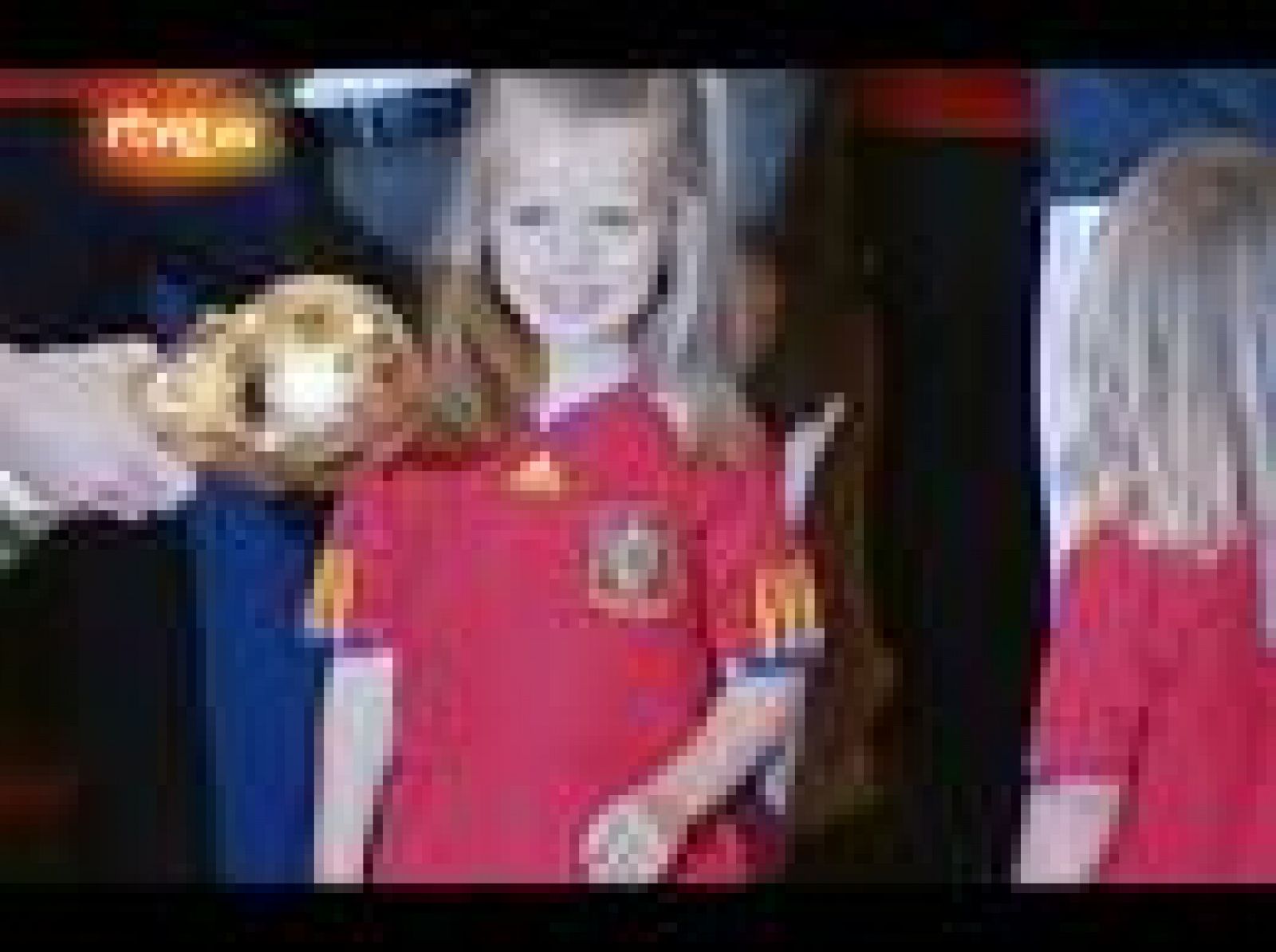 Leonor y Sofía también levantaron la Copa