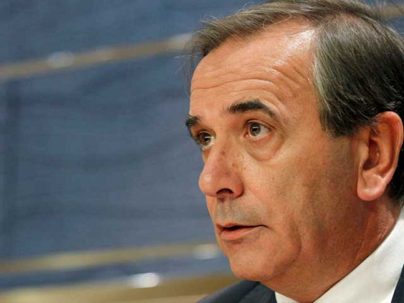  El portavoz del grupo socialista en el Congreso, José Antonio Alonso, ha opinado este martes en TVE, y en clave de símil futbolístico, que el debate sobre el Estado de la Nación, que se celebra este miércoles y jueves, será "un partido duro".