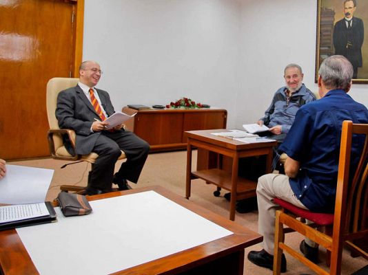  - Castro concede una entrevista de TV