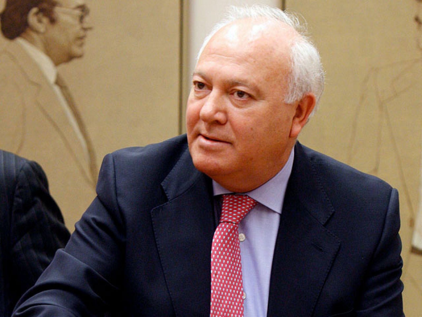 Moratinos pedirá en Bruselas que la UE modifique su política común hacia Cuba