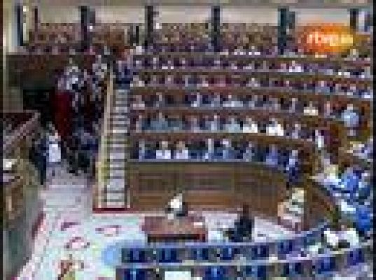 Debate sobre el Estado de la Nación - Bono se ve obligado a pedir respeto a gritos durante el debate