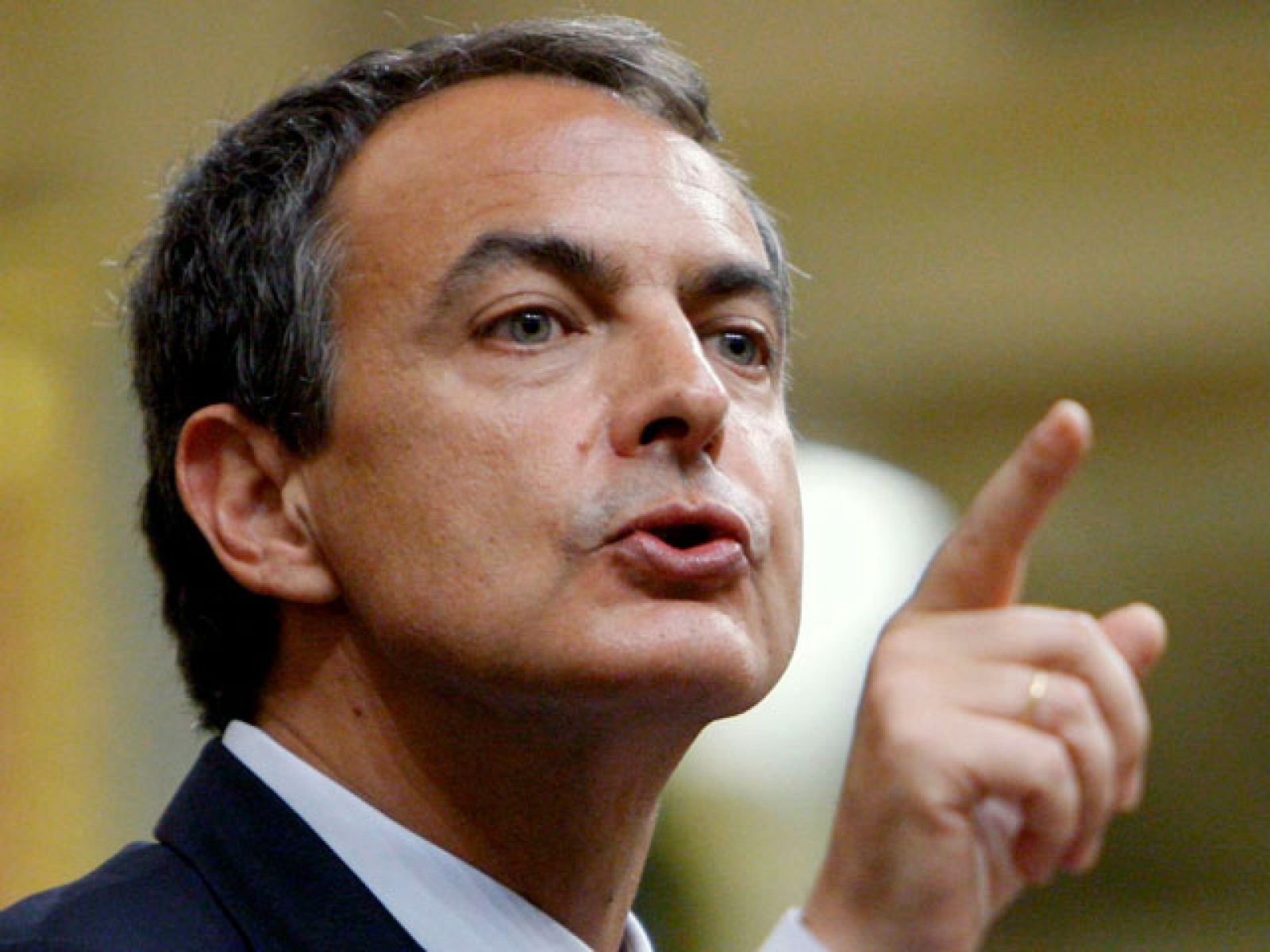 Zapatero: 'Ni que usted estuviera para echar cohetes según las encuestas' | Ver