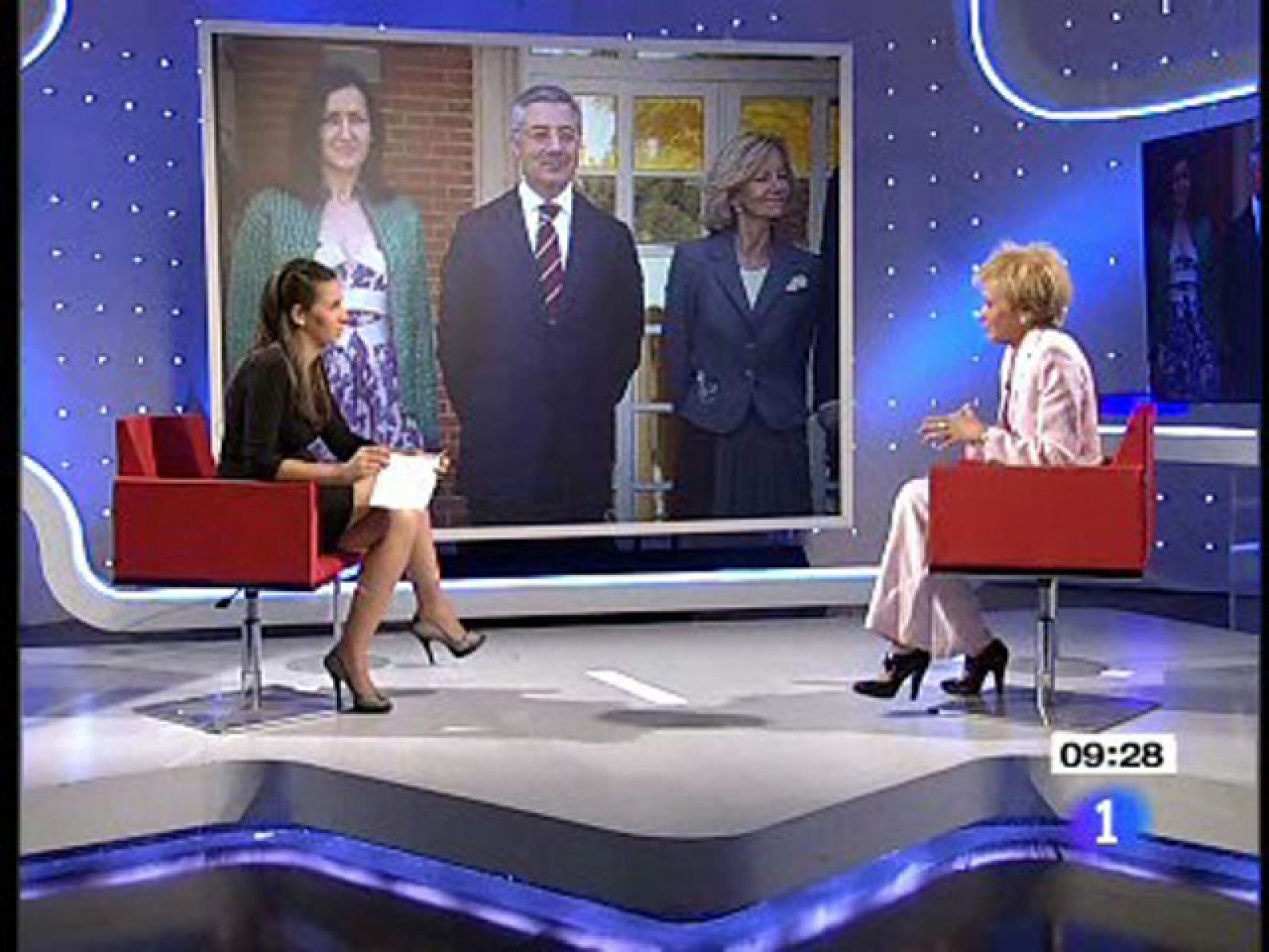 Preguntada sobre los rumores de que hay miembros del Gobierno que quieren ocupar su puesto ha respondido abiertamente que es posible, pues es algo "normal y legítimo".