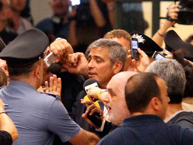   George Clooney declara ante un tribunal en Milán ante un caso de fraude