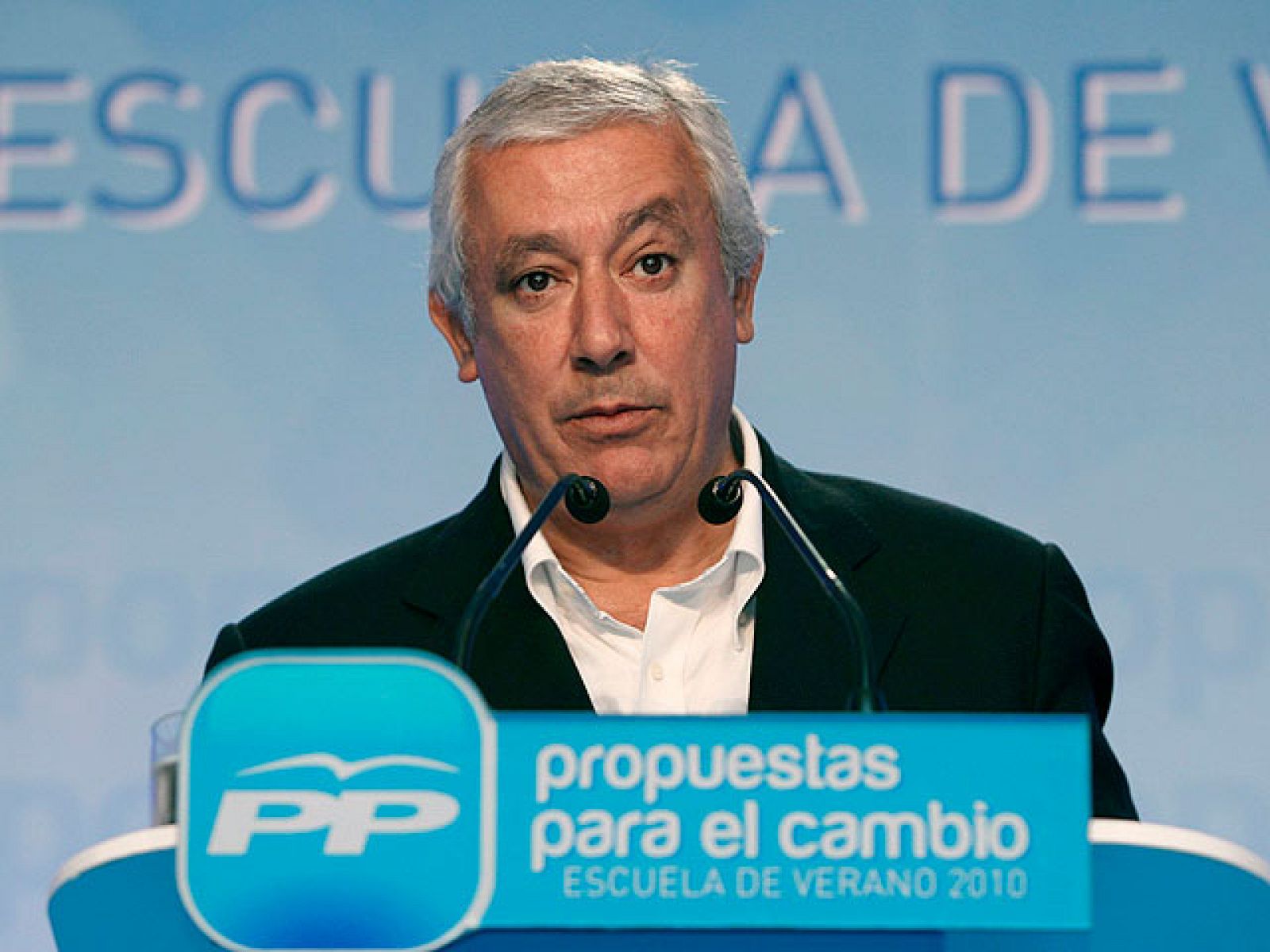 Arenas defiende que el PP hizo "lo que tenía que hacer" cuando recurrió el Estatut