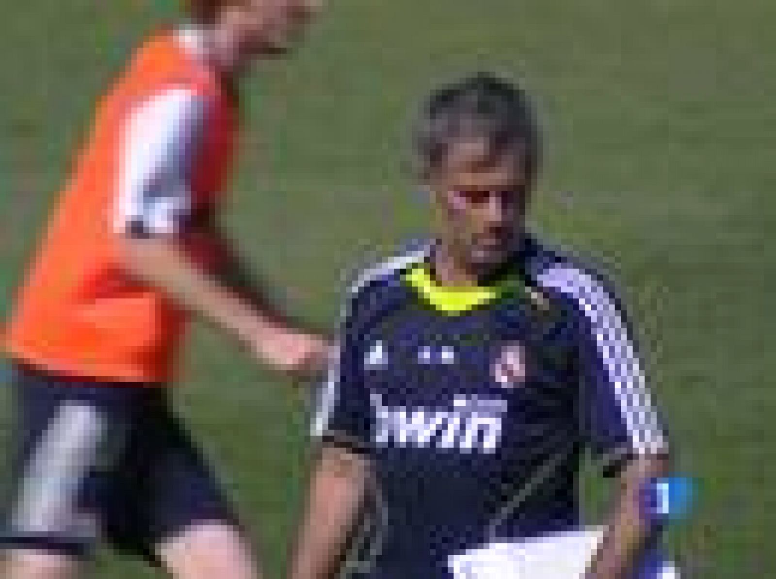 El nuevo Real Madrid de José Mourinho ha realizado su tercer entrenamiento en Valdebebas bajo la máxima del orden y la disciplina que impone el portugués. Granero ha comparecido en rueda de prensa, el canterano explicó que Mourinho es una persona "ce