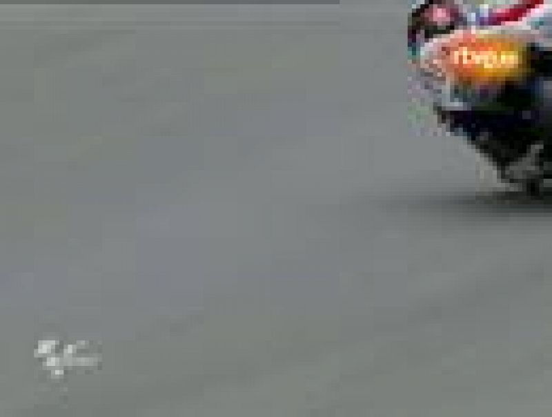 Cuarta 'pole' para Lorenzo, que rompió el motor. Stoner y Pedrosa estarán con el mallorquín en la primera fila. Rossi acabó quinto.