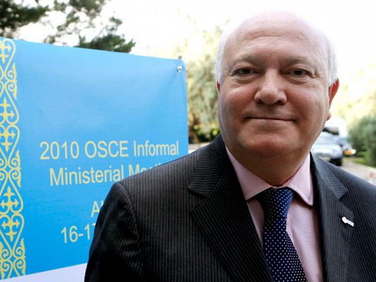  - Moratinos anuncia la llegada de otros nueve presos cubanos