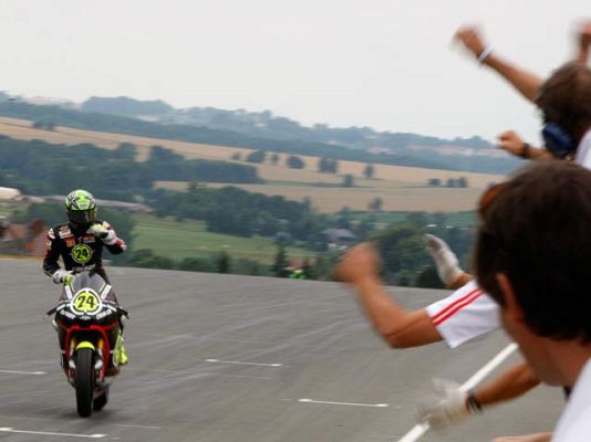  - Elías gana a lo campeón